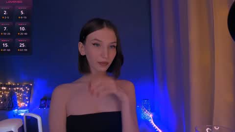 ellaamber online show from 01.12.25