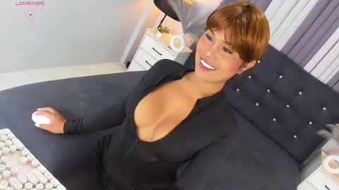 Snapshot of ellabrown_ chatting on 06.27.26 SINGLE PO online show from 06.27.26