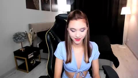 ellacurtis online show from 11.30.25