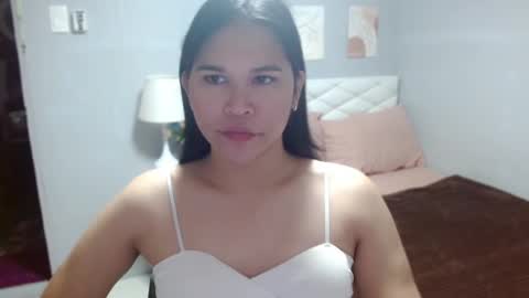 Snapshot of ellaford chatting on 06.17.26 EllaFord online show from 06.17.26