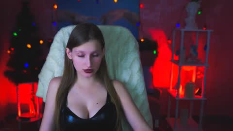 Snapshot of ellahorton chatting on 12.05.24 Ella online show from 12.05.24