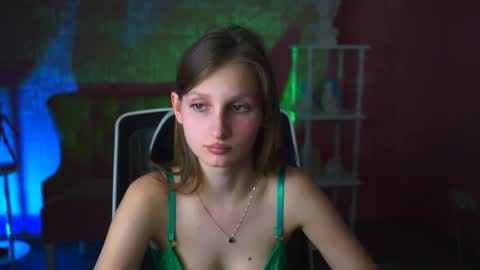 Snapshot of ellahorton chatting on 03.01.25 Ella online show from 03.01.25