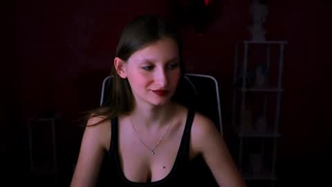 Snapshot of ellahorton chatting on 03.09.25 Ella online show from 03.09.25