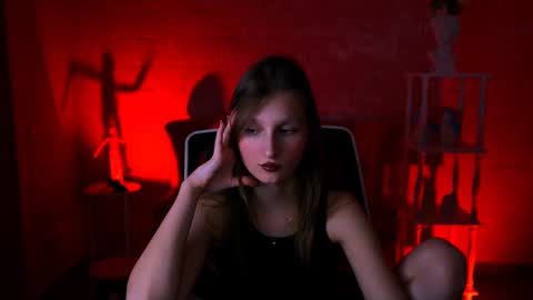 Snapshot of ellahorton chatting on 03.12.25 Ella online show from 03.12.25