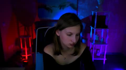 Snapshot of ellahorton chatting on 09.23.25 Ella online show from 09.23.25