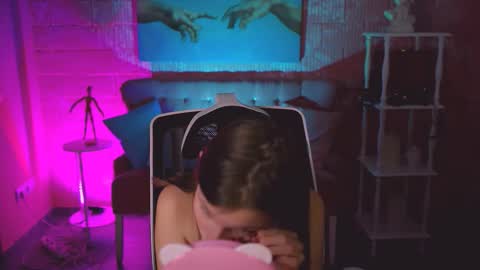 Ella online show from 11.19.25