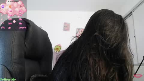 Snapshot of ellajonz chatting on 05.10.26 Ella Amoneth online show from 05.10.26