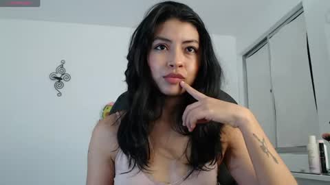 Snapshot of ellajonz chatting on 07.19.26 Ella Amoneth online show from 07.19.26