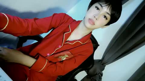 ella online show from 04.14.26