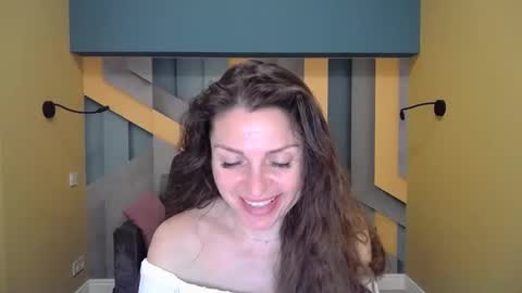 EllaLongs online show from 12.13.24