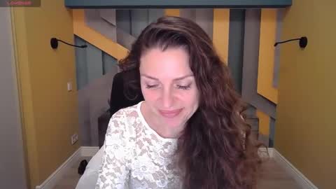 EllaLongs online show from 01.22.25