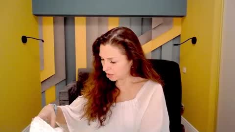 EllaLongs online show from 02.23.25