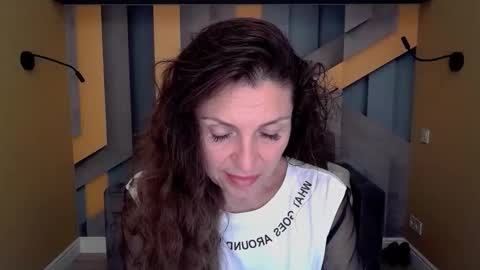 EllaLongs online show from 09.10.25