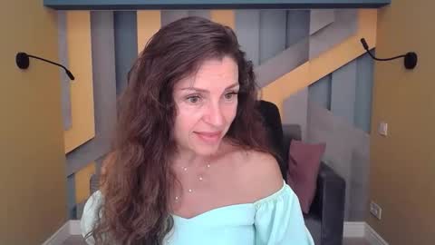 EllaLongs online show from 09.13.25