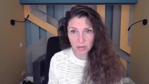 EllaLongs online show from 10.09.25