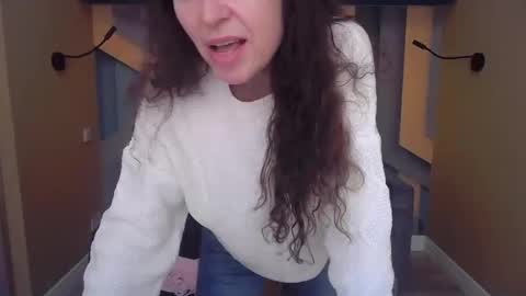 EllaLongs online show from 11.30.25