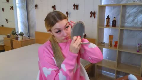 ellamilla online show from 12.26.24