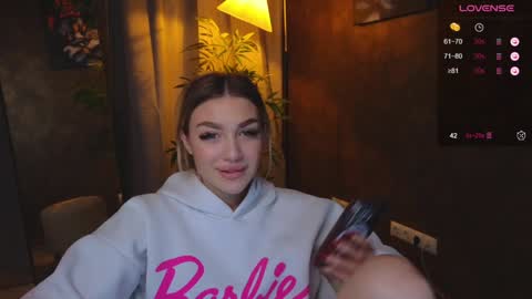 ellamilla online show from 01.06.25