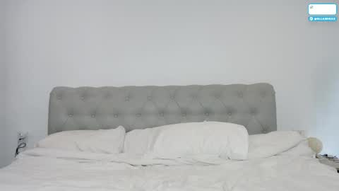 Snapshot of ellamirax chatting on 05.12.26 Ella Mira online show from 05.12.26