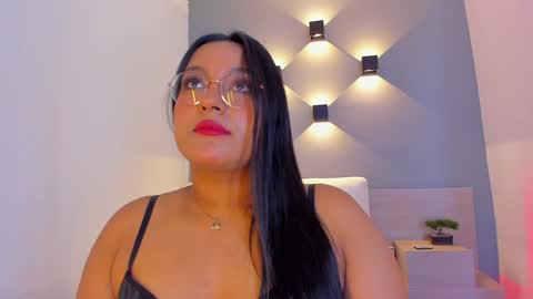 Ella online show from 02.08.25