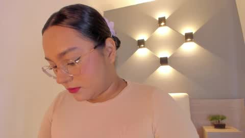 Ella online show from 10.21.25