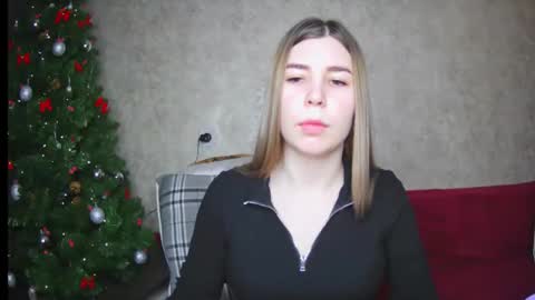 EllaNuar online show from 01.13.25