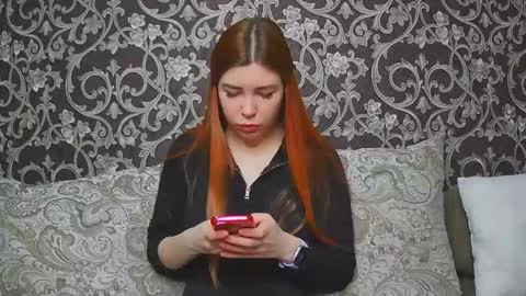 EllaNuar online show from 02.06.26