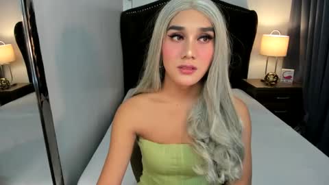 Snapshot of ellats_18 chatting on 12.03.24 Sophia online show from 12.03.24