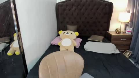 Snapshot of ellats_18 chatting on 01.23.25 Sophia online show from 01.23.25