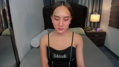 Snapshot of ellats_18 chatting on 02.11.25 Sophia online show from 02.11.25