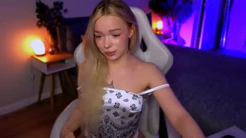 Ella online show from 04.11.26