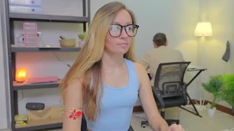 Snapshot of ellcrys chatting on 11.03.25 im Elsa lets go Subscribe to my OF and Youtube -35 online show from 11.03.25