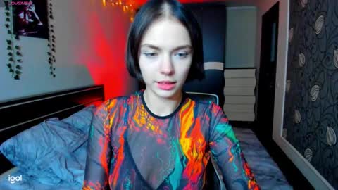Snapshot of elle_blair chatting on 10.02.25 Luna online show from 10.02.25