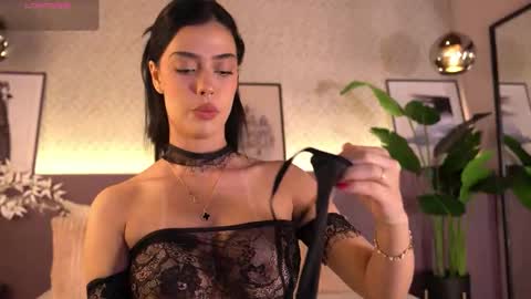 Elle Diane online show from 12.22.25