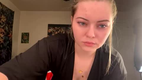 Snapshot of ellejess chatting on 03.04.26 ellejess online show from 03.04.26