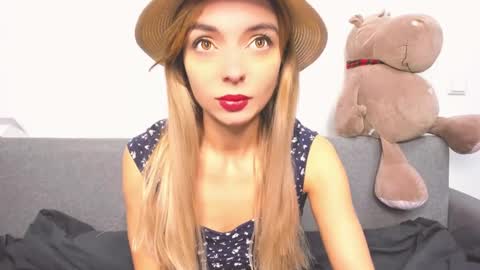 Snapshot of ellen_flow chatting on 12.08.24 ellen_flow online show from 12.08.24