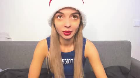 Snapshot of ellen_flow chatting on 12.20.24 ellen_flow online show from 12.20.24