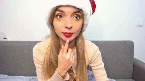 Snapshot of ellen_flow chatting on 12.21.24 ellen_flow online show from 12.21.24