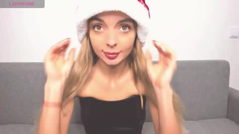 Snapshot of ellen_flow chatting on 01.06.25 ellen_flow online show from 01.06.25