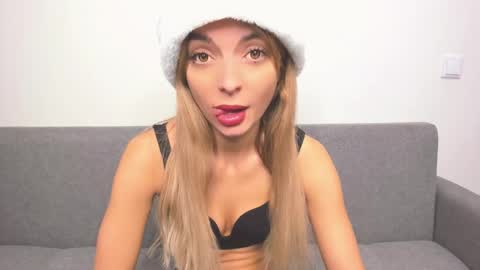 Snapshot of ellen_flow chatting on 01.09.25 ellen_flow online show from 01.09.25