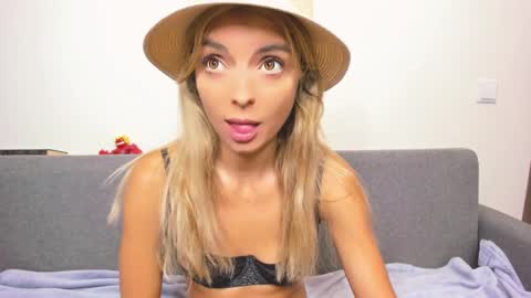 Snapshot of ellen_flow chatting on 02.05.25 ellen_flow online show from 02.05.25