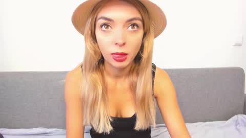 Snapshot of ellen_flow chatting on 02.16.25 ellen_flow online show from 02.16.25