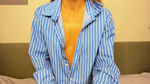 Snapshot of ellen_flow chatting on 02.22.25 ellen_flow online show from 02.22.25