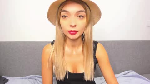 Snapshot of ellen_flow chatting on 02.23.25 ellen_flow online show from 02.23.25