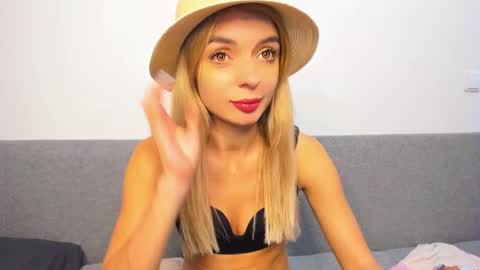 Snapshot of ellen_flow chatting on 03.02.25 ellen_flow online show from 03.02.25