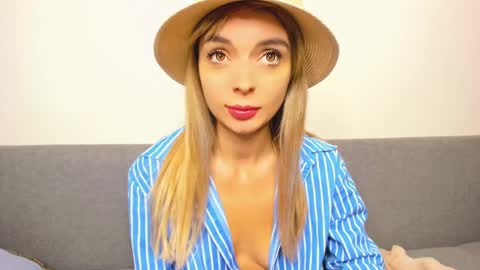 Snapshot of ellen_flow chatting on 03.10.25 ellen_flow online show from 03.10.25