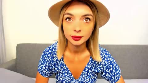 Snapshot of ellen_flow chatting on 09.20.25 ellen_flow online show from 09.20.25