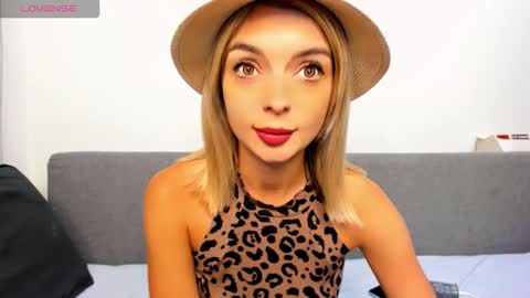 Snapshot of ellen_flow chatting on 09.23.25 ellen_flow online show from 09.23.25