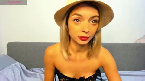 Snapshot of ellen_flow chatting on 10.15.25 ellen_flow online show from 10.15.25