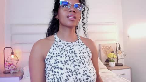 Snapshot of ellie_alves chatting on 12.05.24 Ellie online show from 12.05.24